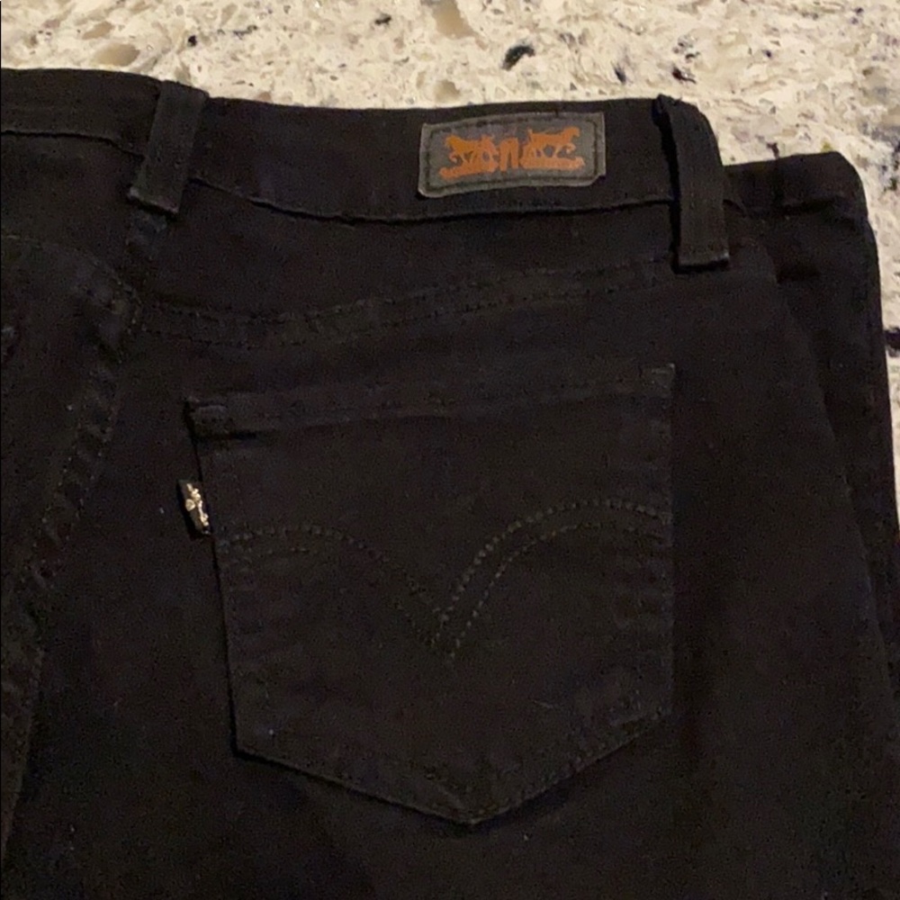 Levi’s - Picture 2 of 5